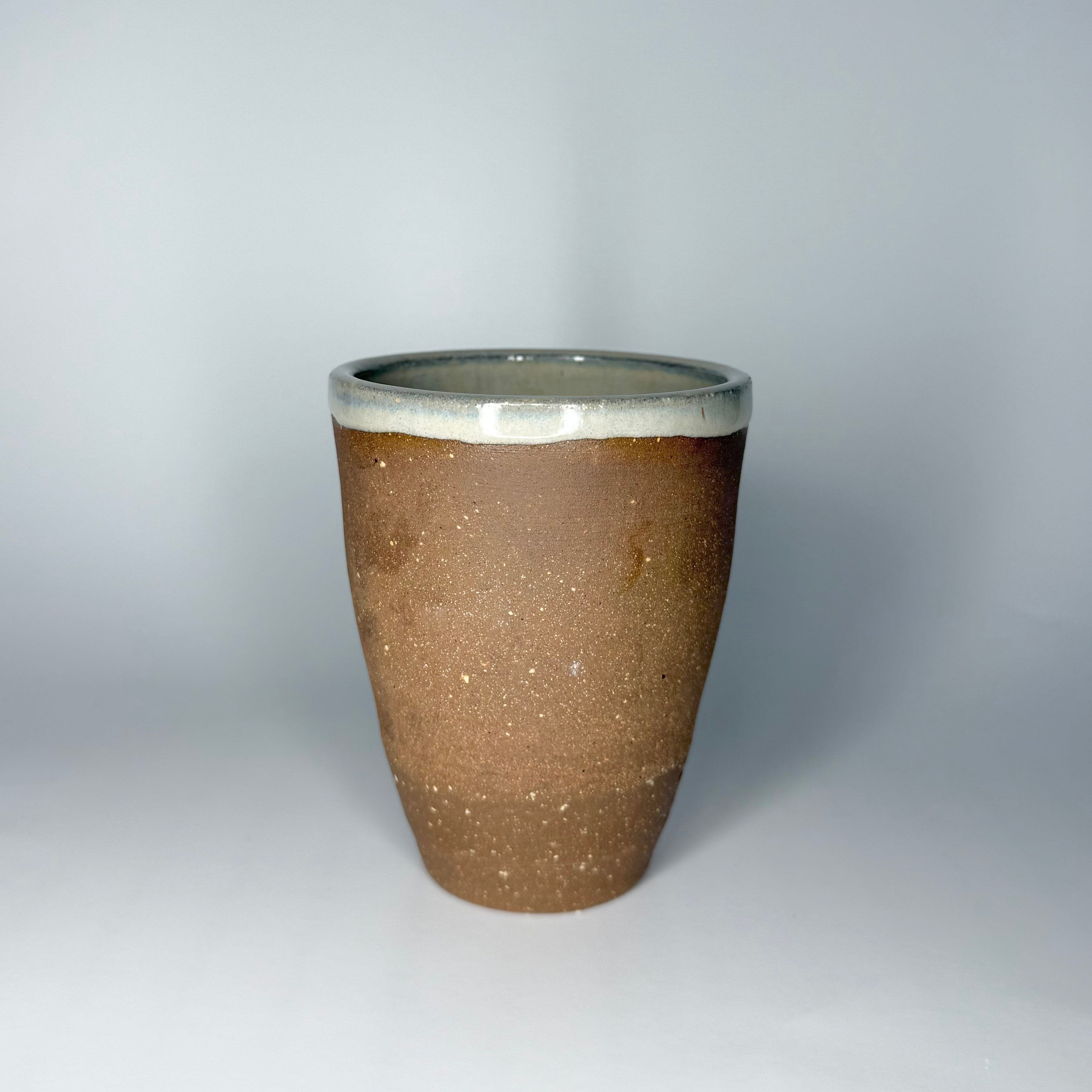 Brown Clay Cup - Oyster